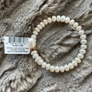 Pearl bracelet